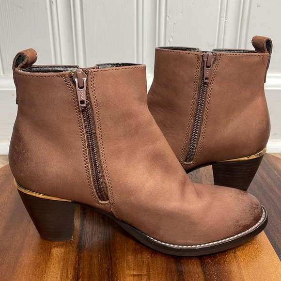 Steve Madden Cognac Wantagh Leather Ankle Booties - Picture 7 of 14